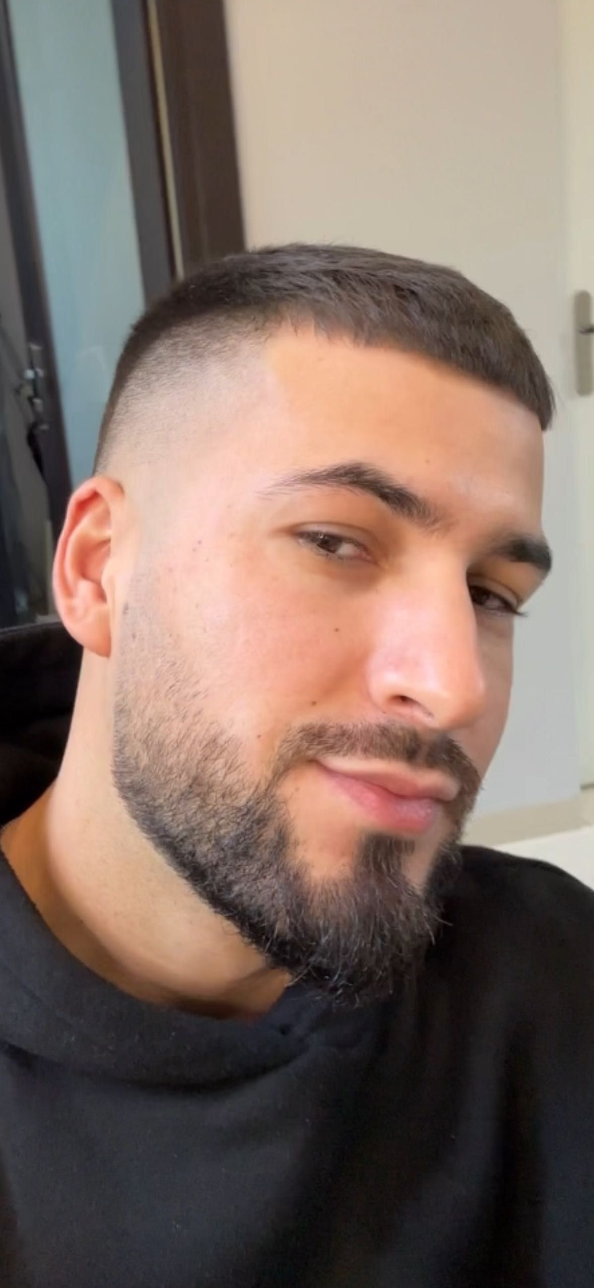 Ostry fade z brodą